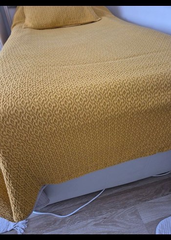 Sarı Dokulu Yatak Örtüsü - Görsel 3