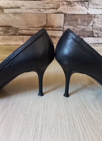 37 Beden İtalyan bata marka ince topuklu ayakkabı 