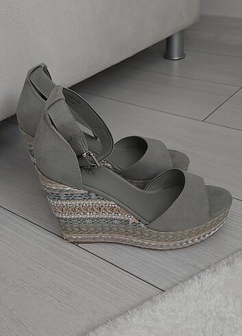 Catwalk Junkie Kadın dolgu topuk ayakkabı