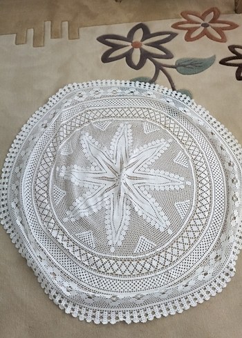 El İşi Beyaz Nakışlı Bohem Yuvarlak Örtü