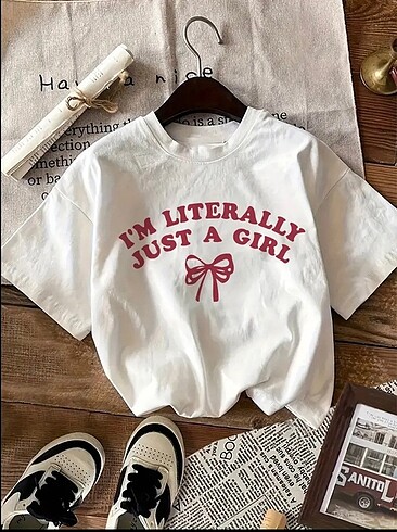 Just a Girl Oversize Tisort