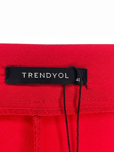40 Beden kırmızı Renk Trendyol & Milla Düz Kesim %70 İndirimli.