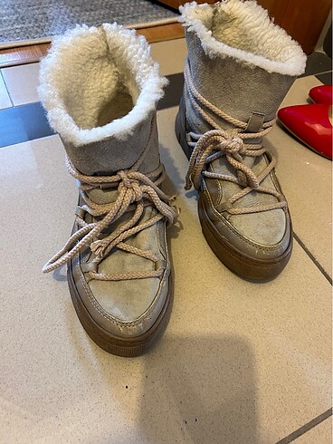 Moon Boot Moon bot