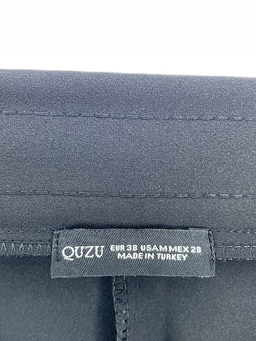 28 Beden siyah Renk Quzu Kumaş Pantolon %70 İndirimli.