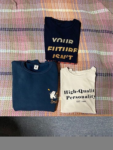 1 sweatshirt 2 tişört