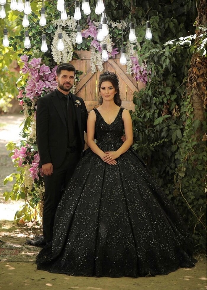 Siyah Nişanlık - Görsel 4