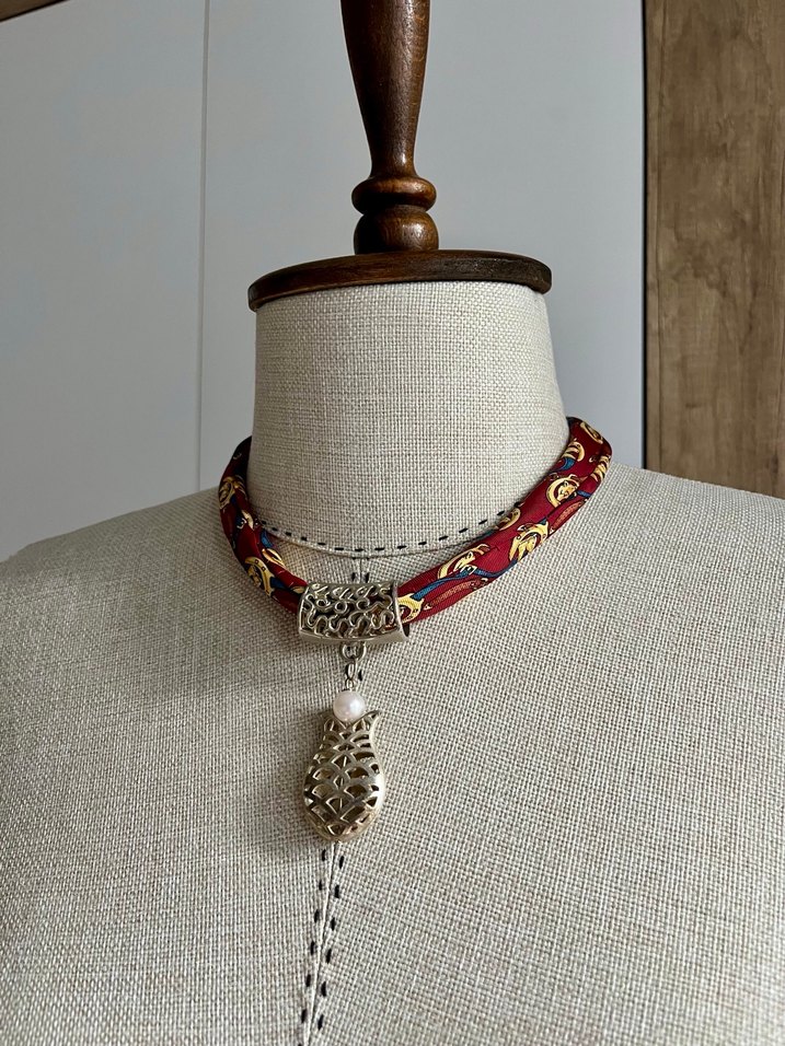 Bordo Desenli Kumaş Kolye - Görsel 2