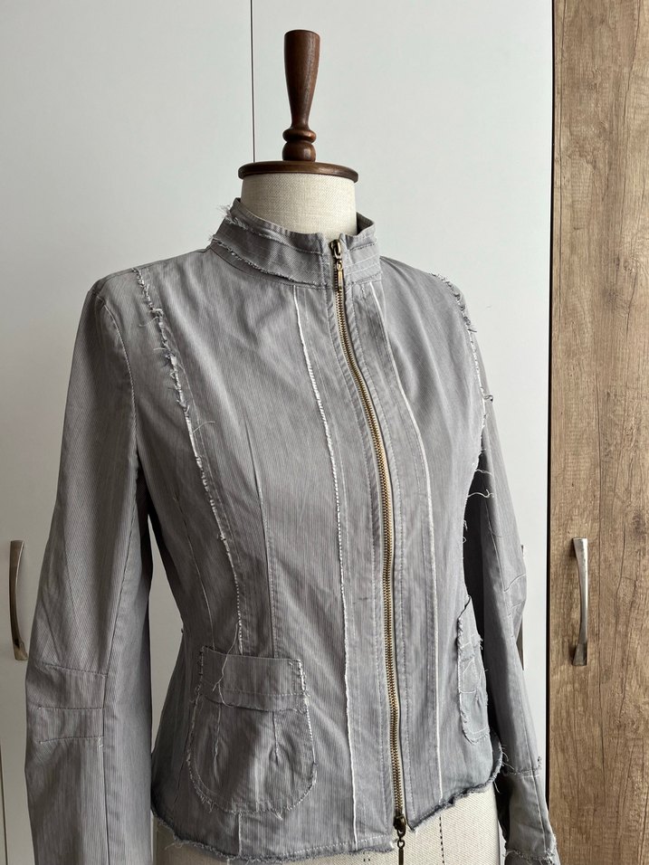 Gri Çizgili Y2K Kadın Ceket Fermuarlı - Görsel 2