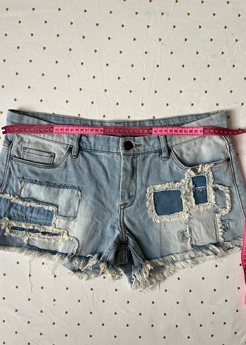 Grunge Patchwork Açık Renk Kot Şort - Görsel 3