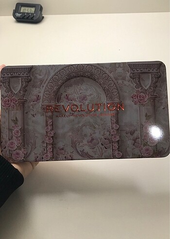 Revolution Regal Romance Far Paleti