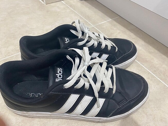 42 Beden siyah Renk Adidas Erkek Ayakkabı