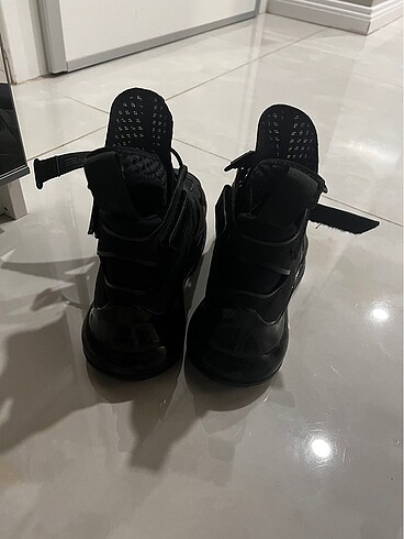 37,5 Beden siyah Renk Nike air jordan bogazli kadin ayakkabi