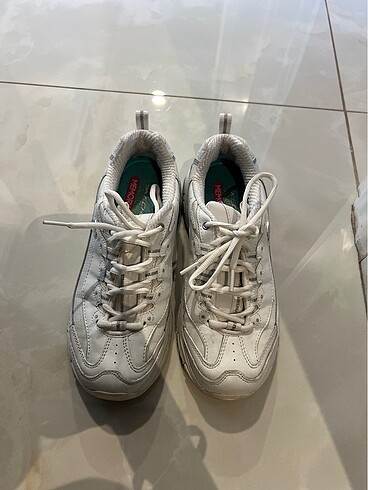 Skechers sneakers