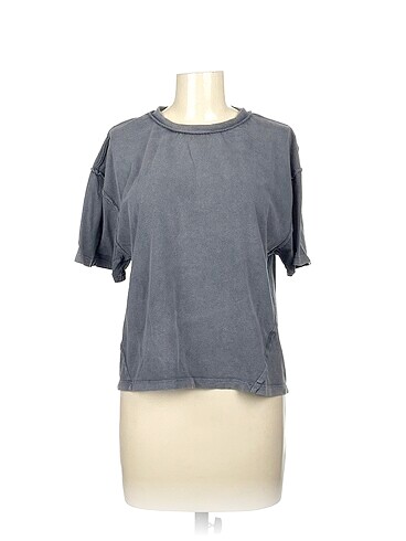 Asos T-shirt %70 İndirimli.