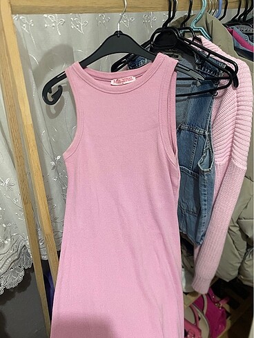 Pembe Elbise