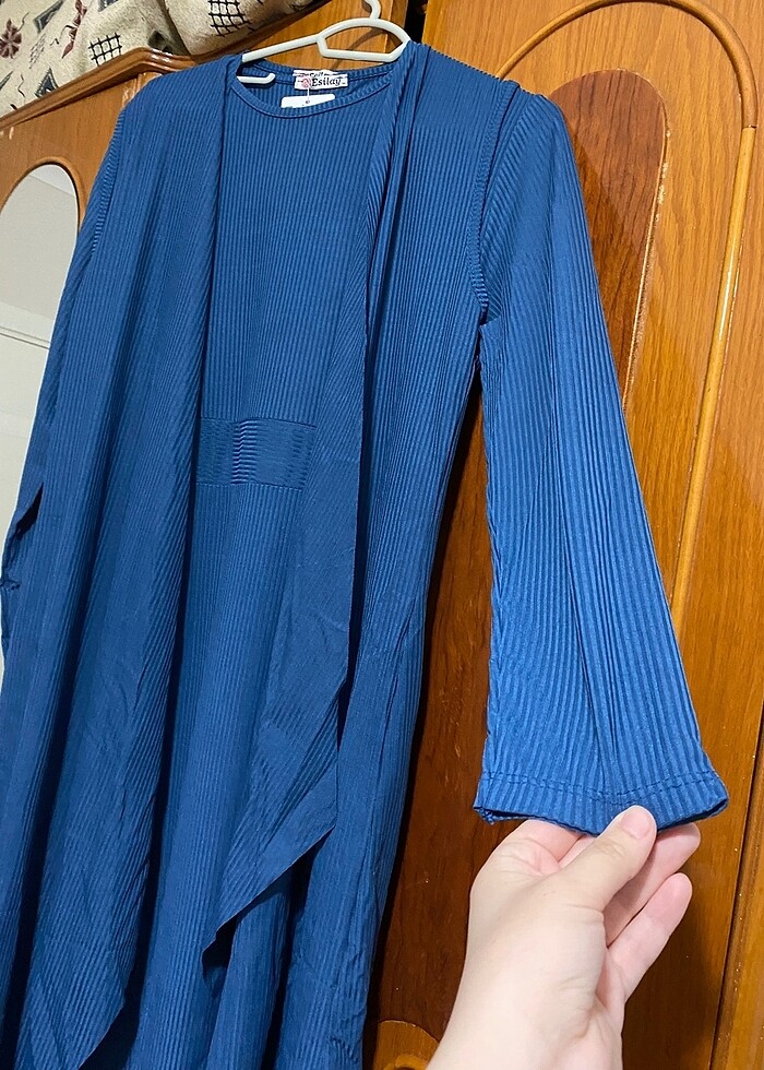 Uzun boy saks mavisi yelekli tesettür elbise - Görsel 4