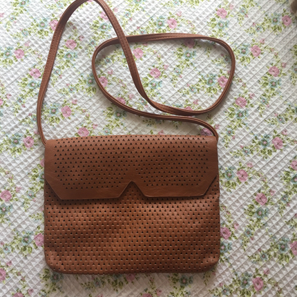 Pull and bear clutch