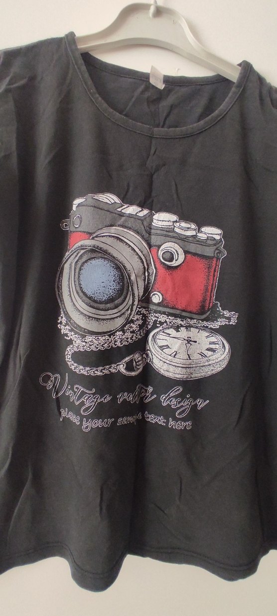 Siyah Baskılı Tişört - Görsel 2