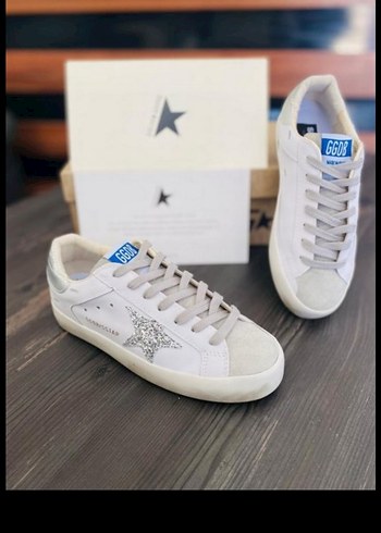 Golden Goose Deluxe 37