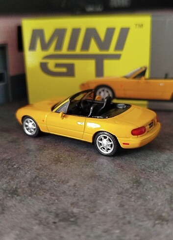  Beden Renk Mini GT Mazda Eunos Roadster 1/64