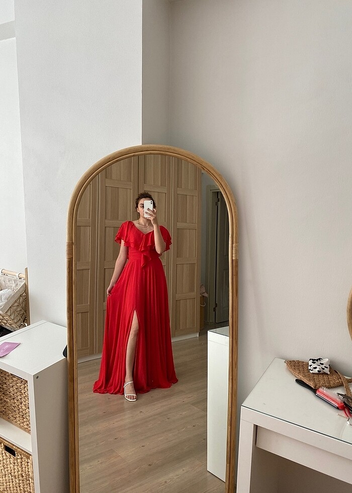 Kırmızı abiye - Görsel 2