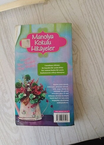 Beden Renk UÇAN SINIF, HARİTADA KAYBOLMAK VE MANOLYA KOKULU HİKAYELER