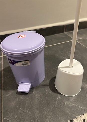 Pedallı Çöp Kovası ve Tuvalet Fırçası Seti