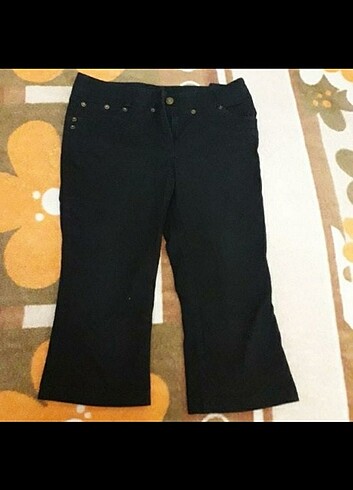SİYAH KOT SLN MARKA 36 BEDEN KAPRİ KISA PANTOLON