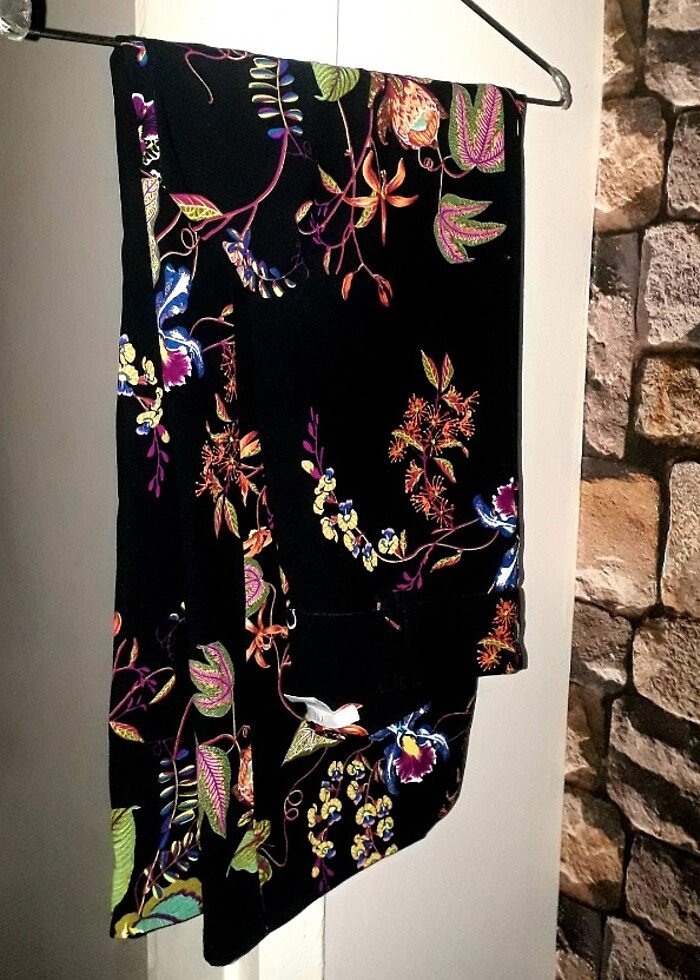 H&M XS BEDEN ÇİÇEK DESENLİ MİDİ BOY PANTOLON - Görsel 3