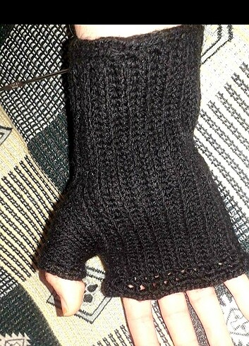 SİYAH ÖRGÜ PARMAKSIZ ELDİVEN  - Görsel 3