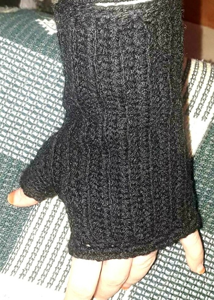 SİYAH ÖRGÜ PARMAKSIZ ELDİVEN  - Görsel 2