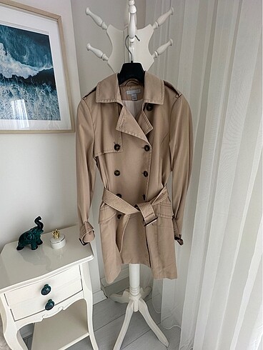 Şık bir tren trenchcoat .