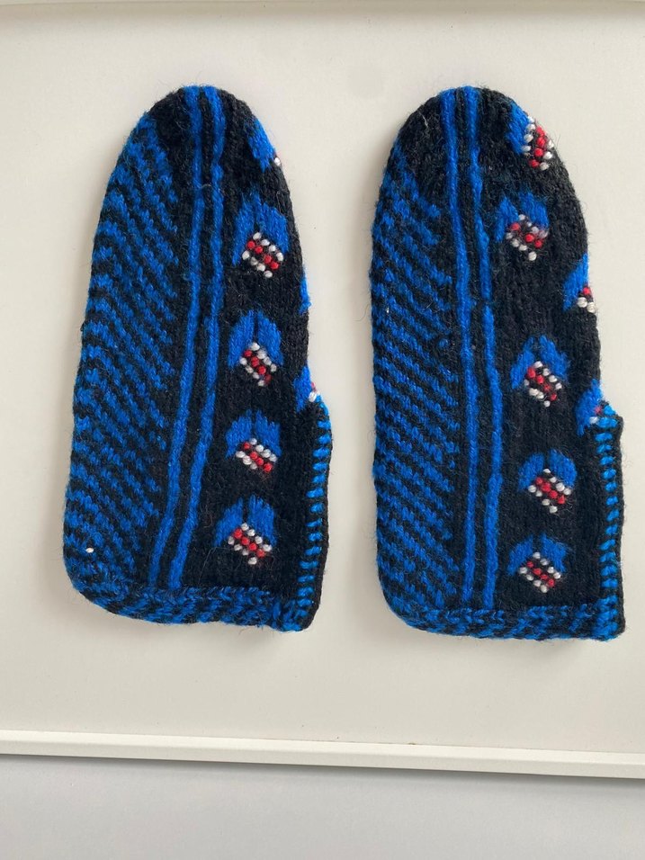 Mavi Nakışlı Örgü patik - Görsel 2
