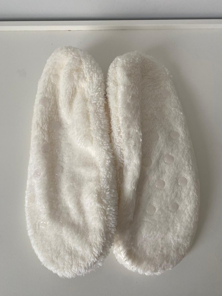 Beyaz Nakışlı kadin Ev patigi - Görsel 2