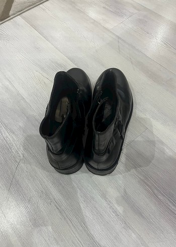 Kemer Detaylı Siyah Deri Biker Bot - Görsel 3