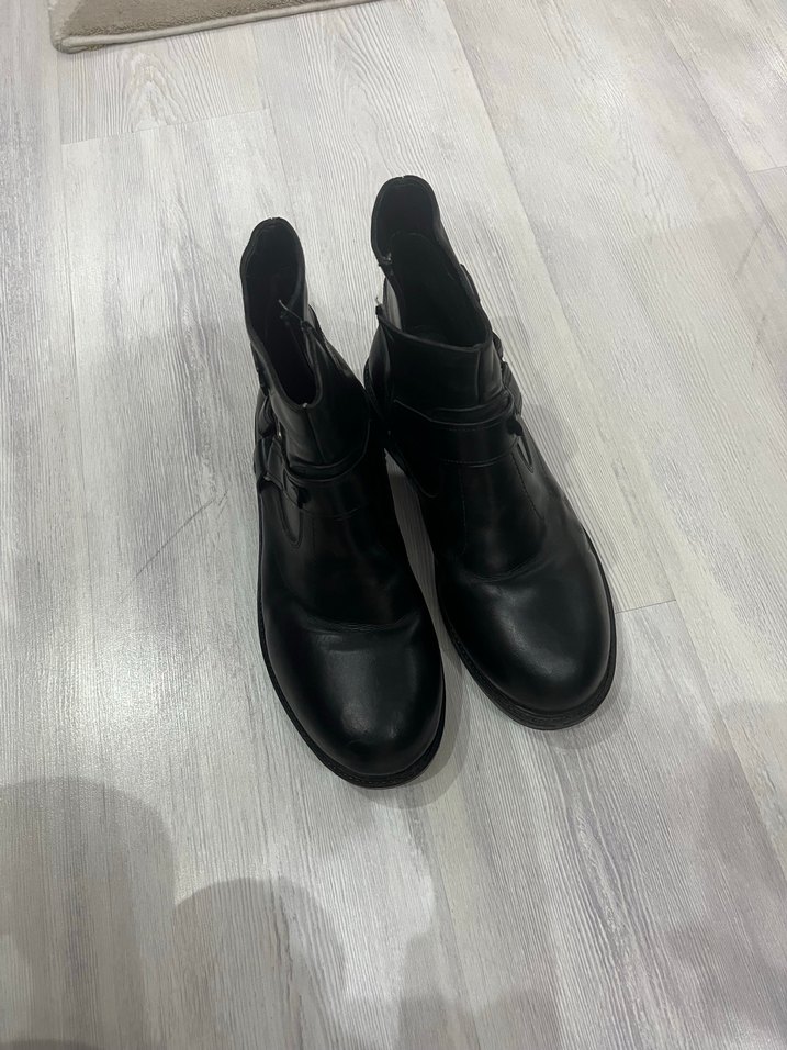 Kemer Detaylı Siyah Deri Biker Bot - Görsel 4