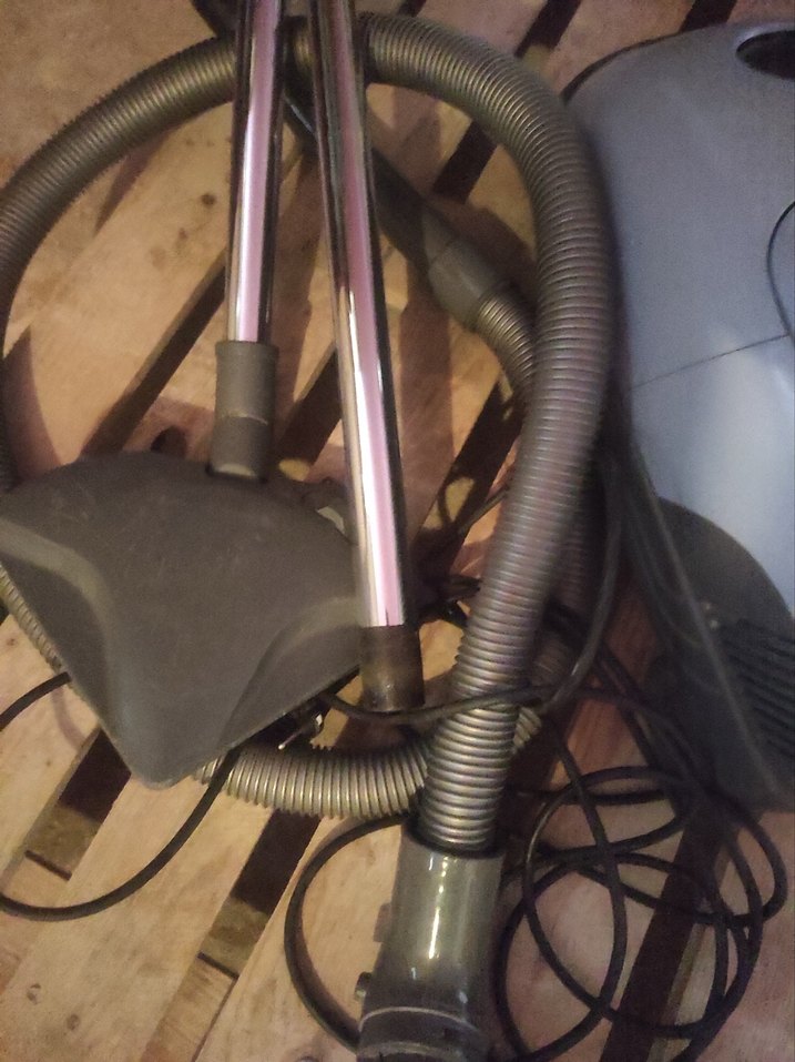 Beko 1400W Toz Torbalı Elektrikli Süpürge - Görsel 2