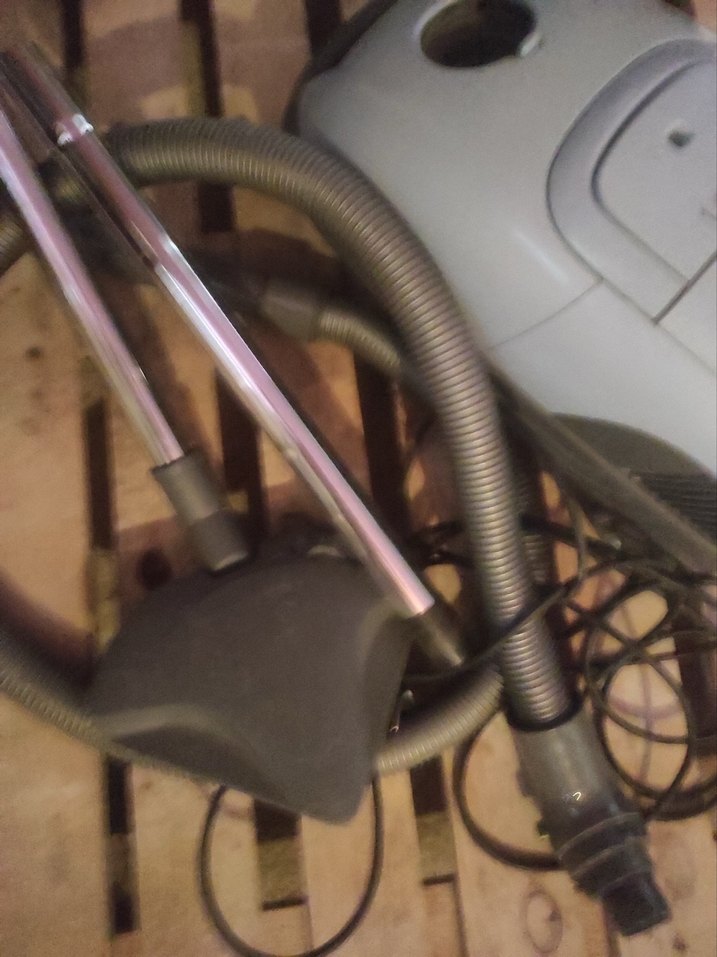 Beko 1400W Toz Torbalı Elektrikli Süpürge - Görsel 4