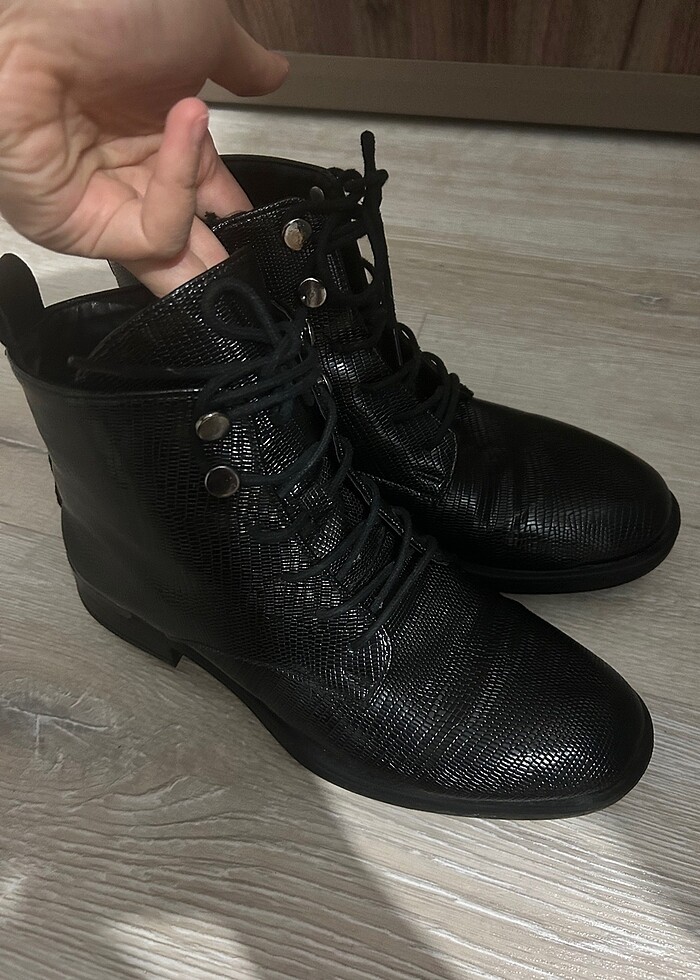 Kadın postal bot - Görsel 3