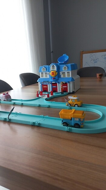 Robocar poli anamerkez 