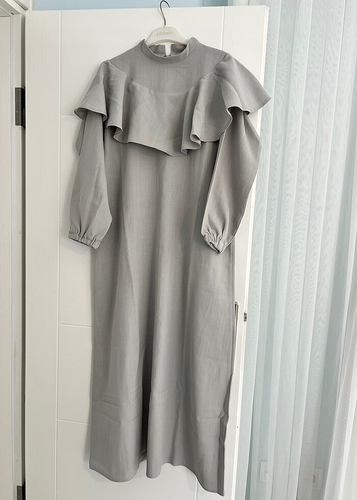 GRİ YAKA DETAY ELBİSE - Görsel 2