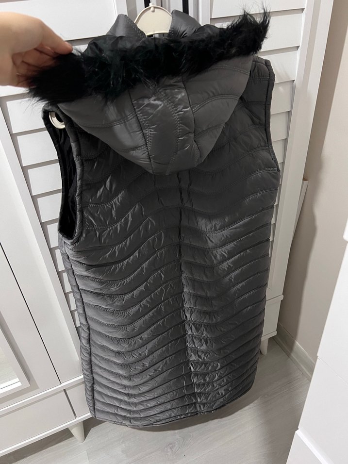 Kapüşonlu Gri Şişme Yelek Fermuarlı - Görsel 3