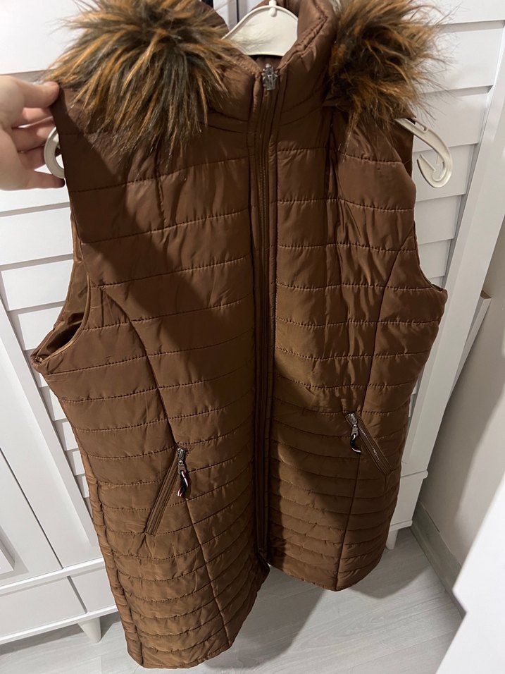 Kahverengi Kapüşonlu Kadın Şişme Yelek - Görsel 2