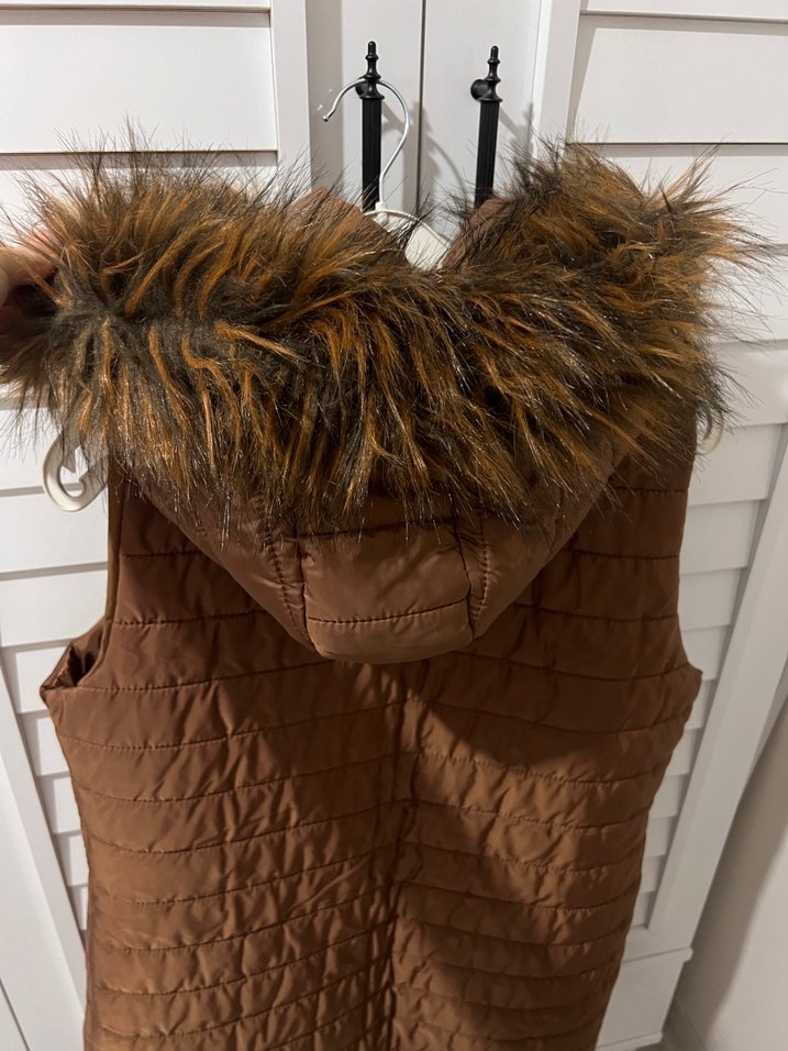 Kahverengi Kapüşonlu Kadın Şişme Yelek - Görsel 3