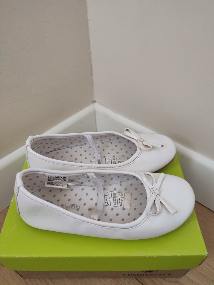 Beyaz Fiyonk Detaylı Kız Babet - Görsel 5