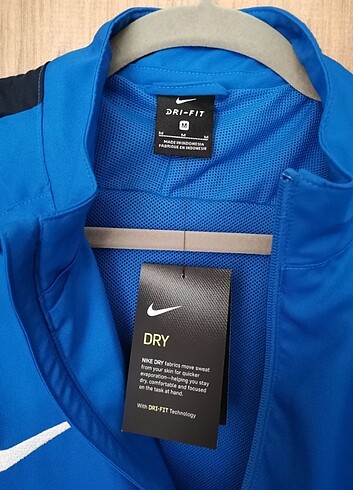 m Beden mavi Renk nike yağmurluk