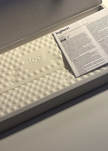 Logitech Pembe Pastel Klavye ve Mouse Seti - Görsel 3