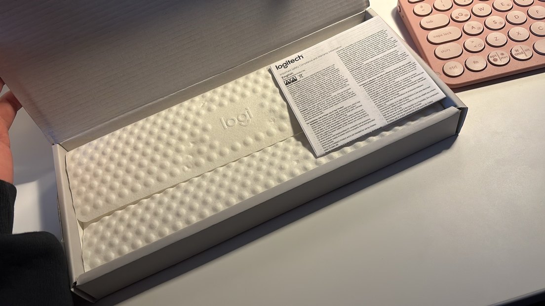 Logitech Pembe Pastel Klavye ve Mouse Seti - Görsel 3