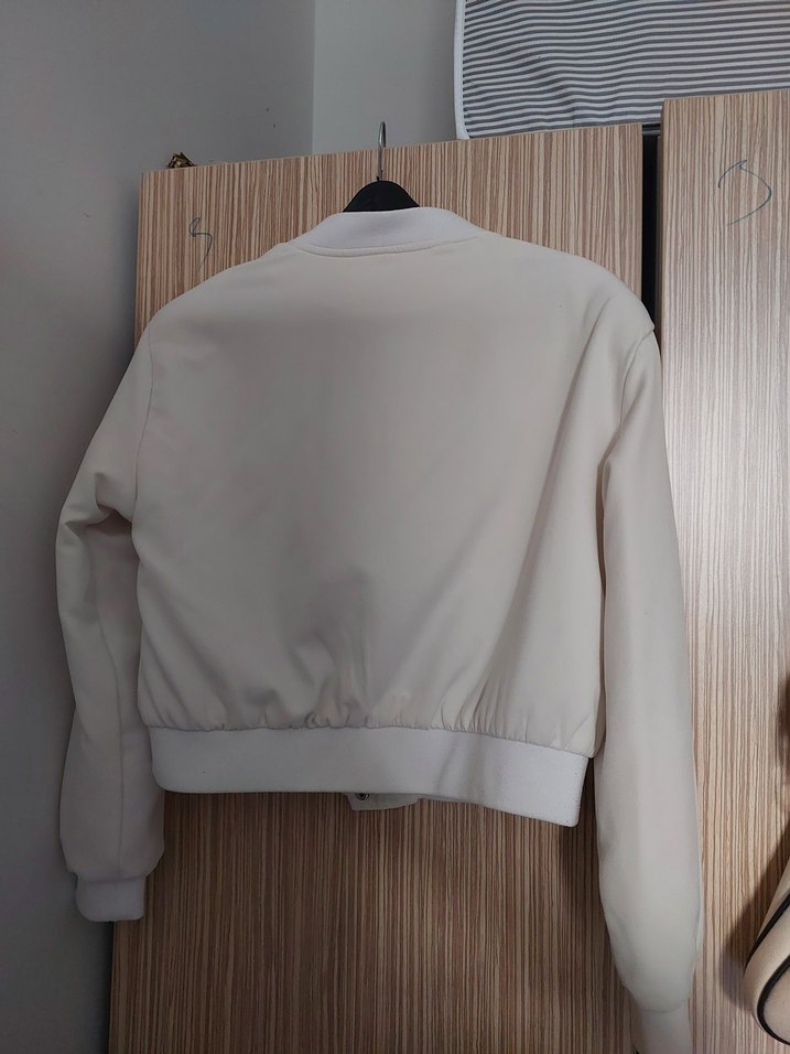 Düğmeli Beyaz Midi Kadın Ceket - Görsel 3