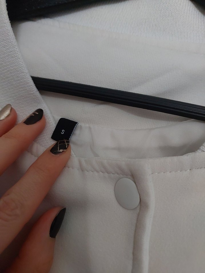 Düğmeli Beyaz Midi Kadın Ceket - Görsel 5